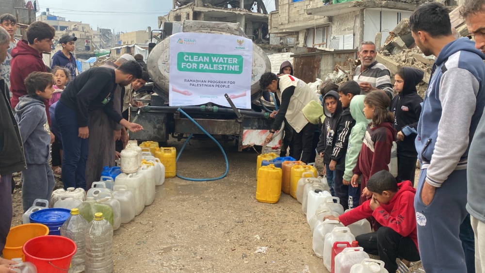 LAZ Al Kahfi Peduli dan BAZNAS Salurkan 24.000 Liter Air Bersih untuk Warga Gaza di Bulan Ramadhan