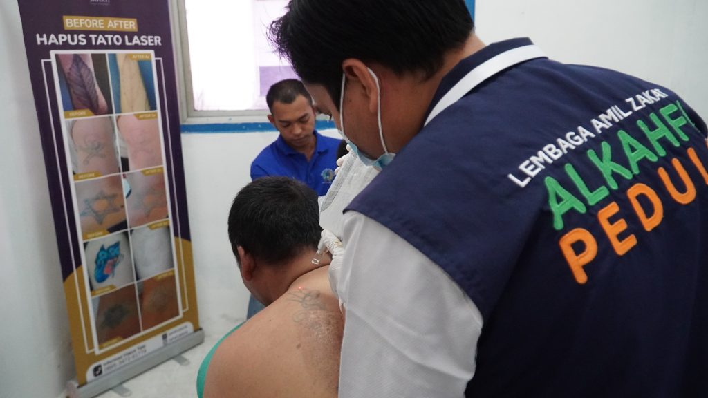 Langkah Hijrah di Balik Jeruji: LAZ Al Kahfi Beri Layanan Hapus Tato Gratis untuk 50 Warga Binaan Lapas Cikarang